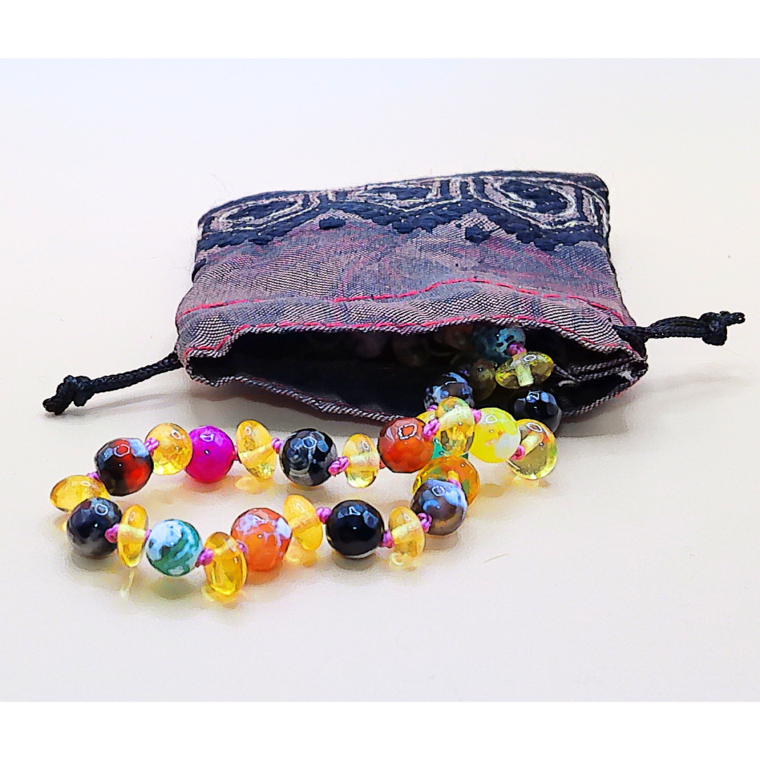 Bernsteinkette mit buntem Achat